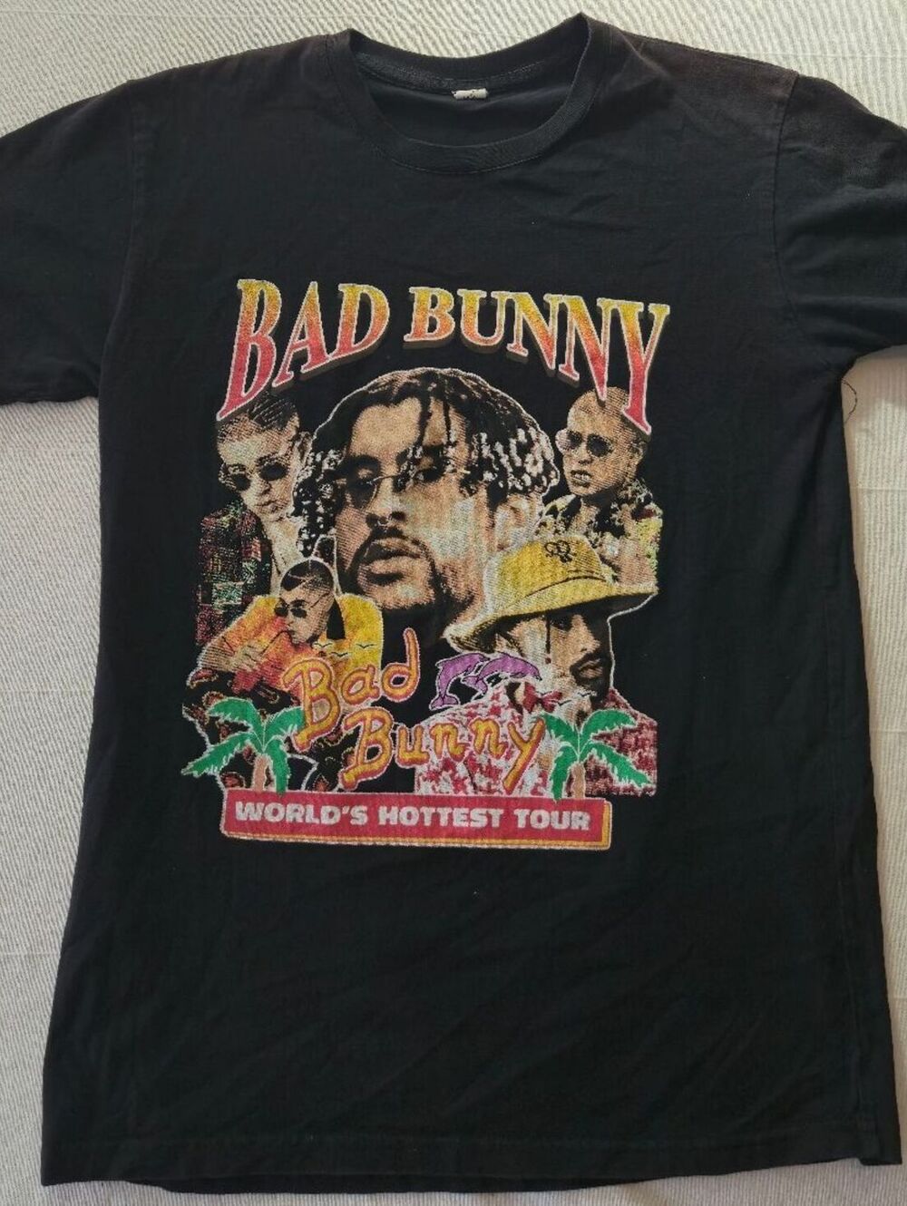 Bad Bunny World's Hottest Tour Stadium Concert T shirt Size Medium New with flaw